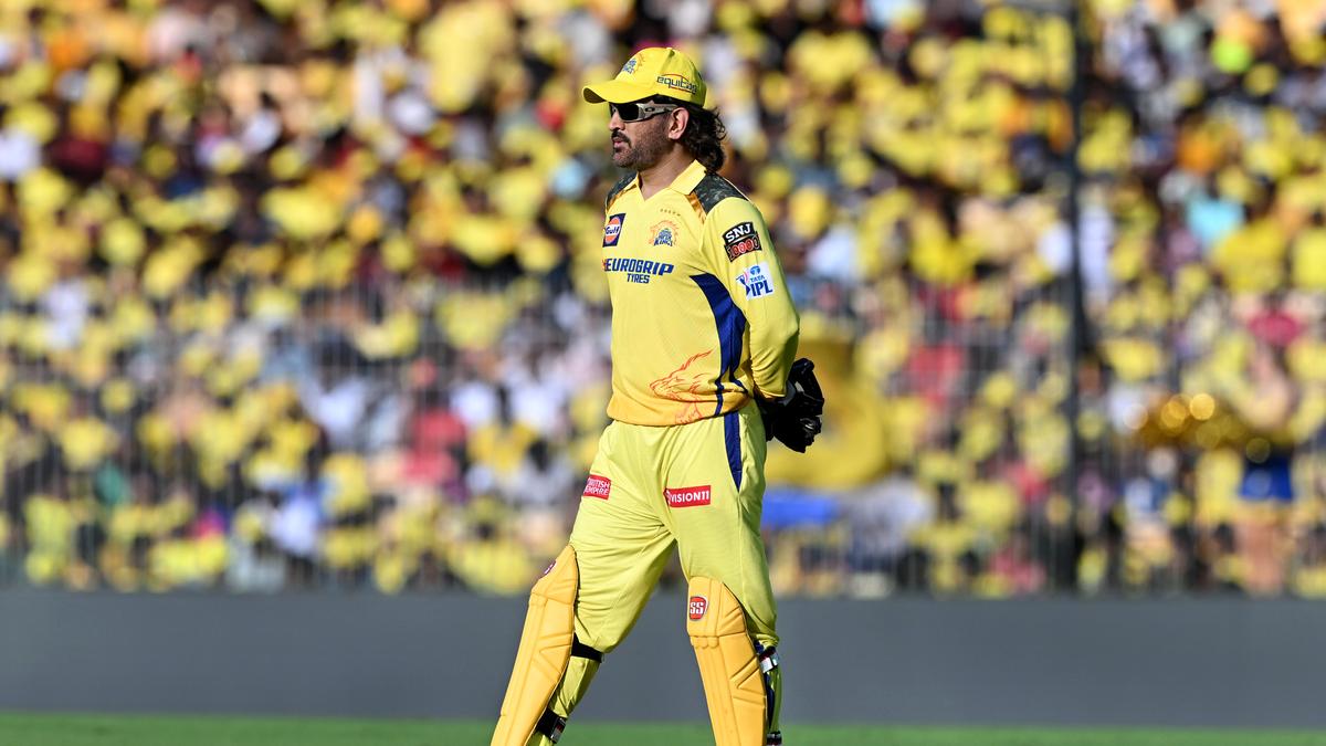 Dhoni hints he will return to IPL 2025 in the CSK yellow